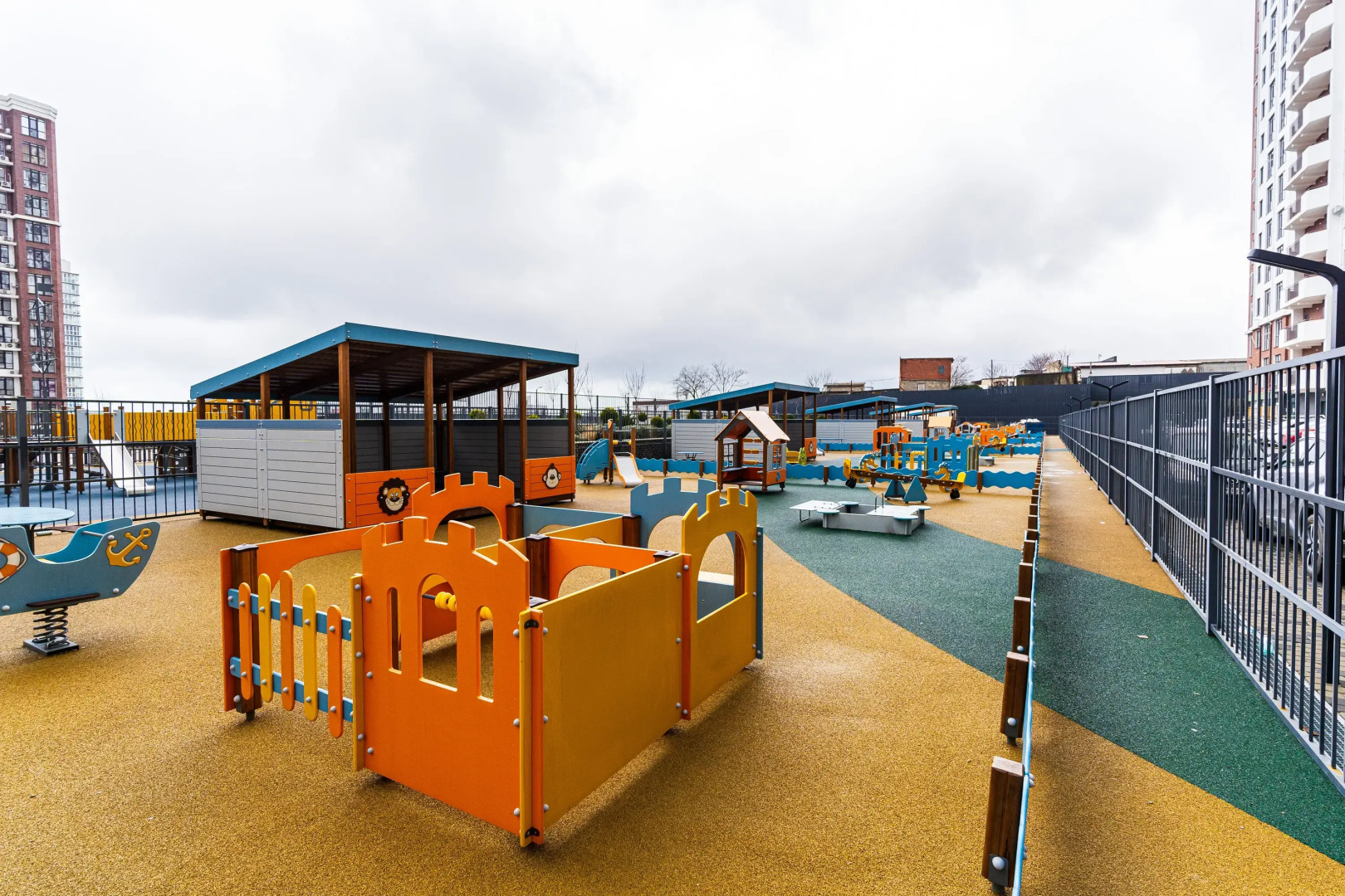 Апартаменты с Лоджией и Видом на Город и Море от LetoApart