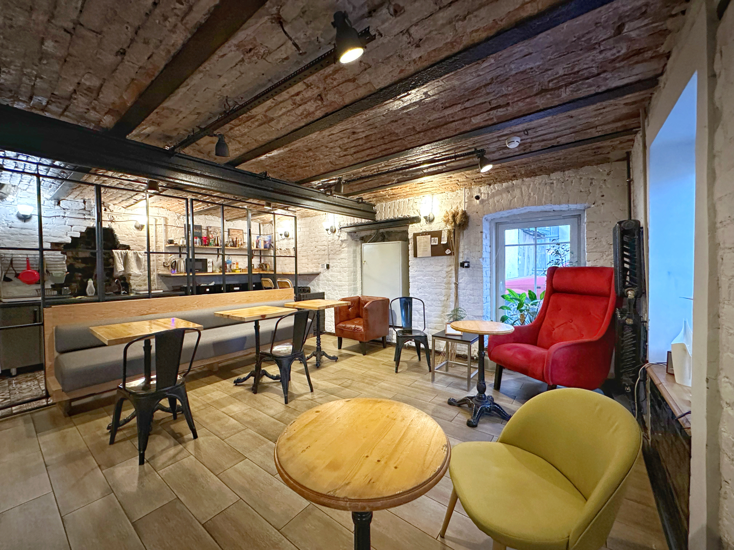 Хостел BookCase Hotel&Hostel