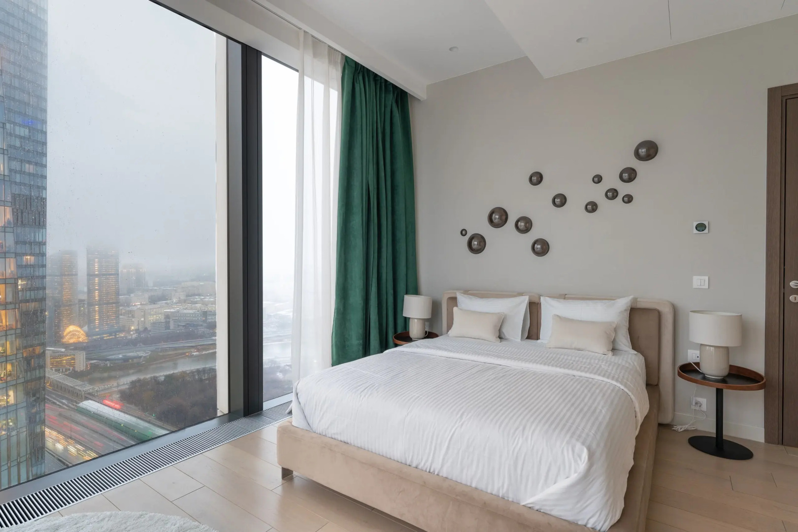 Апартаменты Апарт с Угловой Спальней с Панорамной Ванной