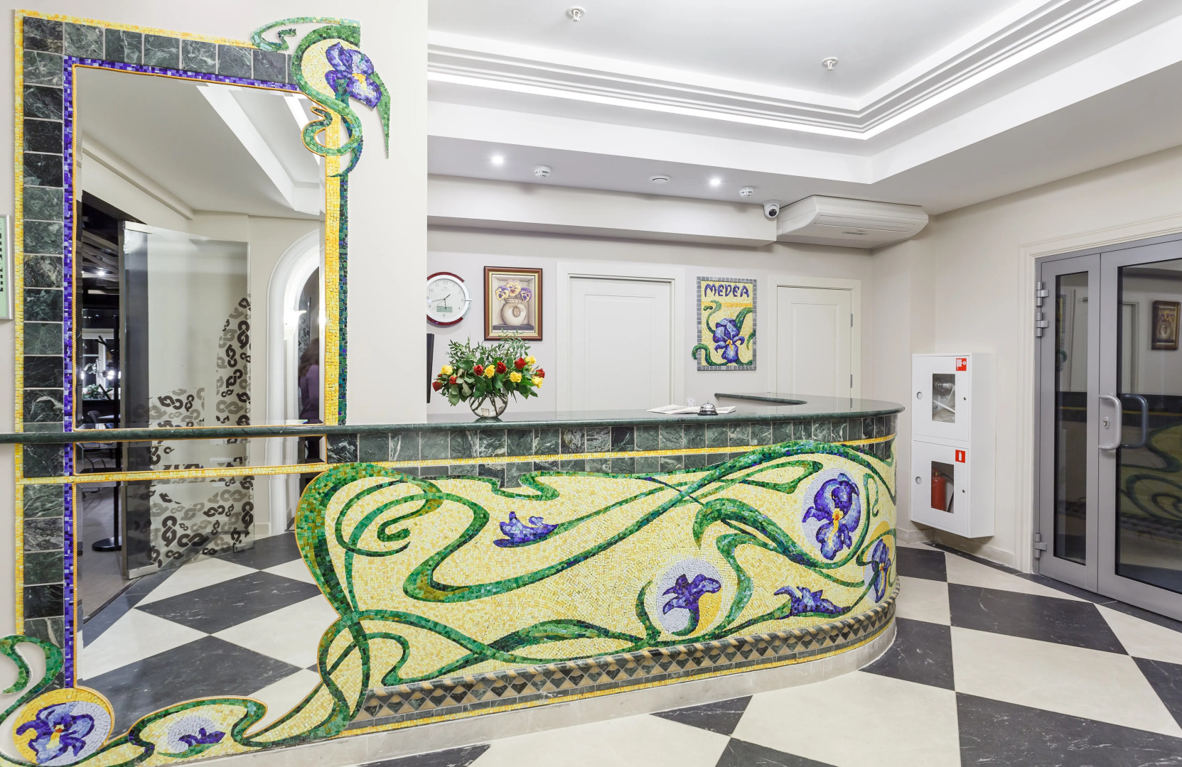 Отель Медея