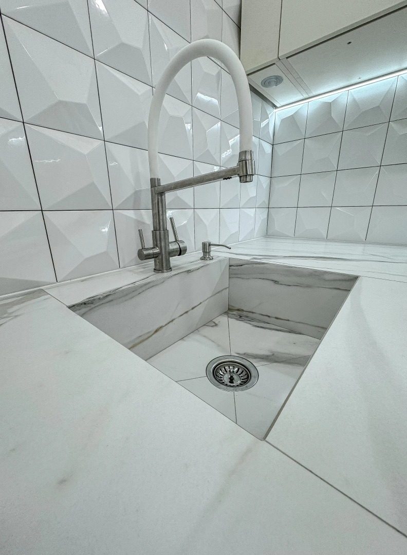 Апартаменты на Чкалова после ремонта, 2 комнаты: гостиная и спальня