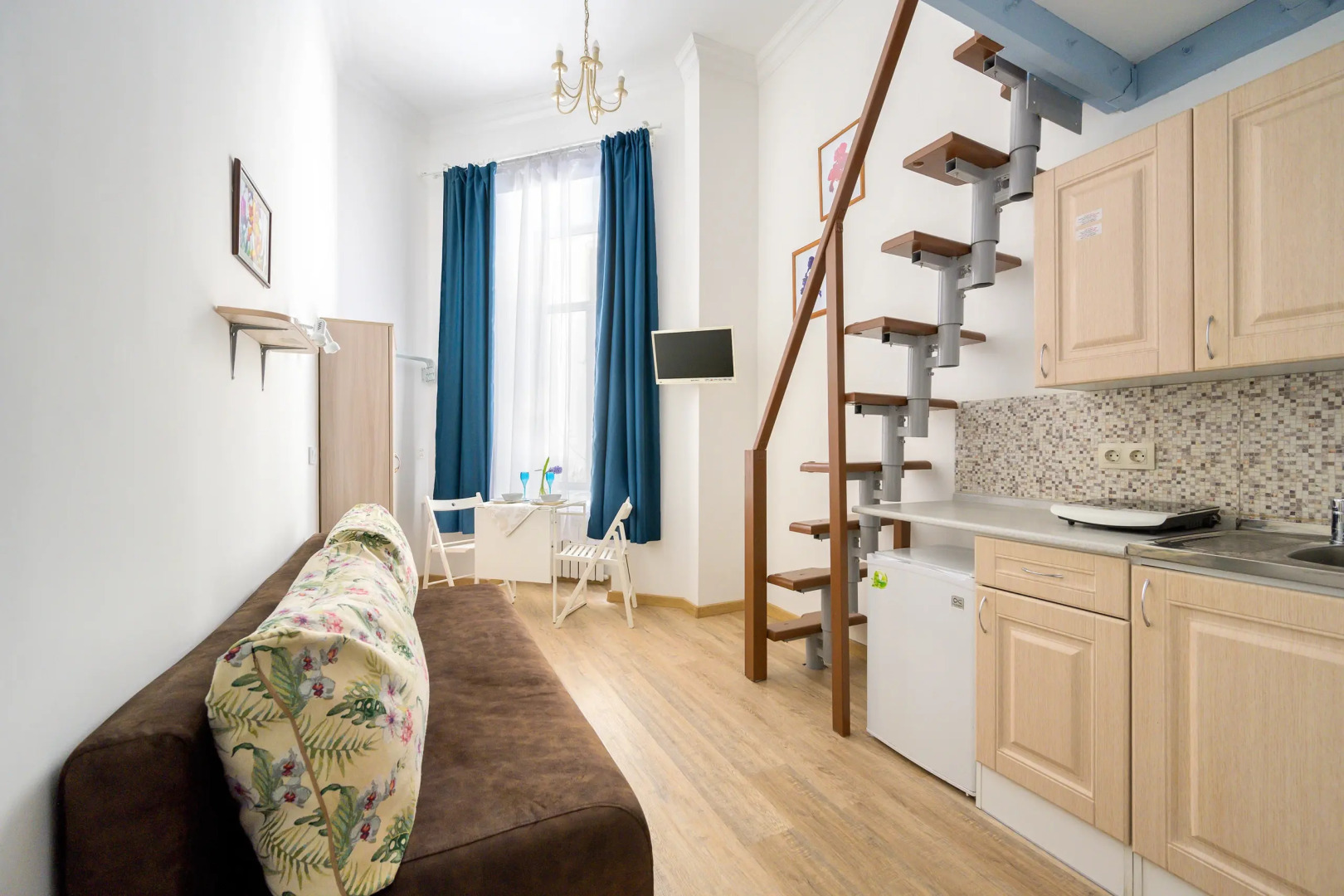 Квартира-студия для четверых BookingSPB у Эрмитажа