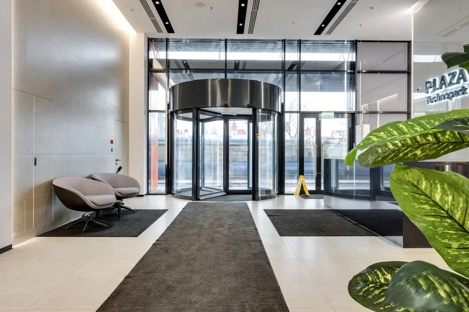 Апартаменты Grey's Apartment с Видом на Город