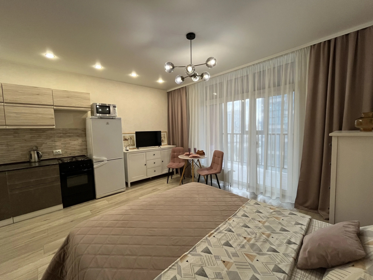 Квартира 1-комнатная студия в новом высотном доме. Кирова 11