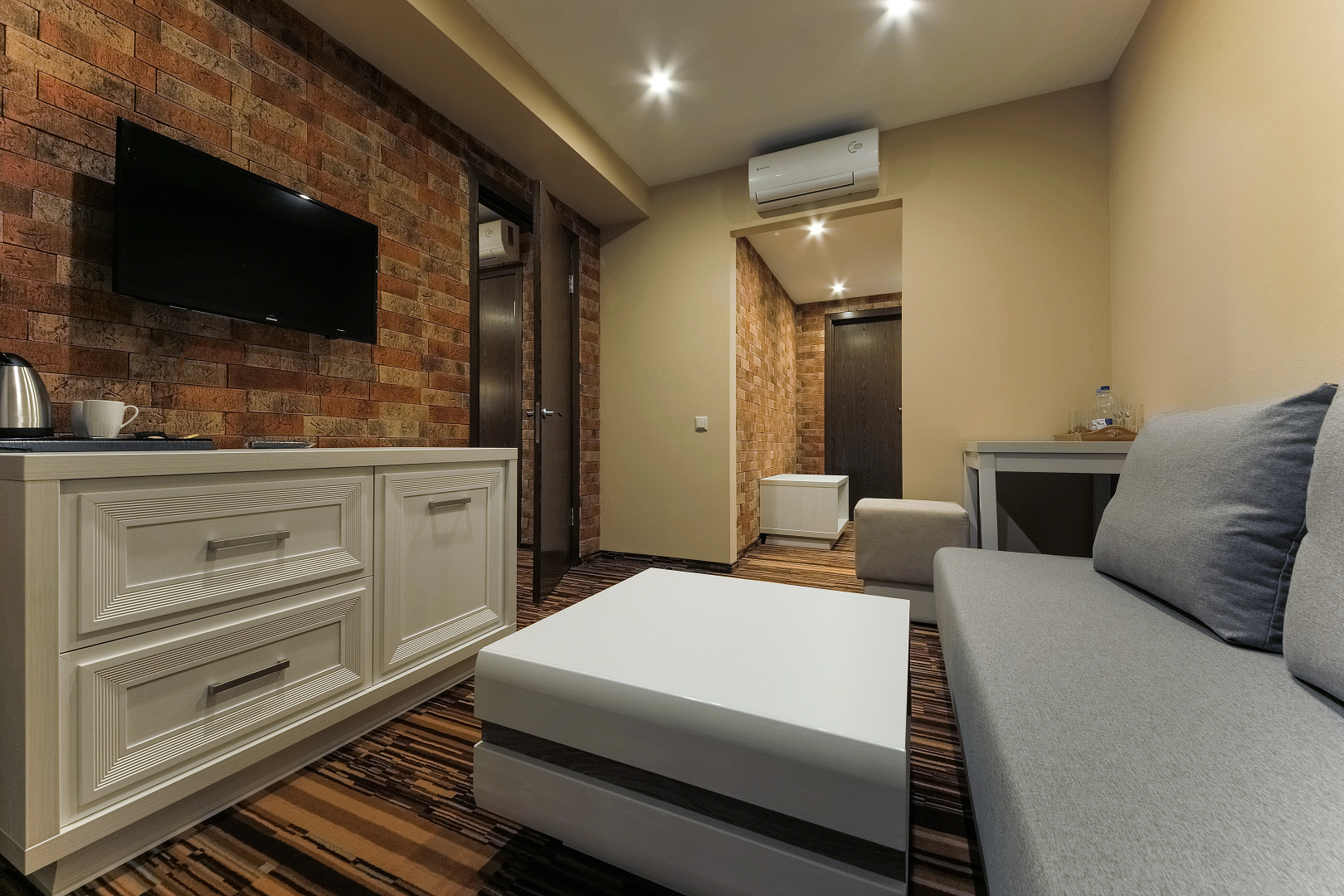 Отель Арагон