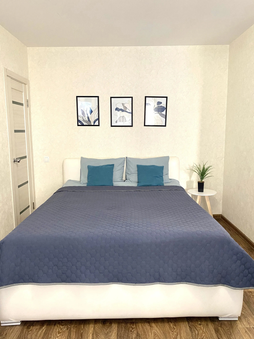 Апартаменты Уютная 2х-комнатная квартира в центре гоpода рядом с набережной