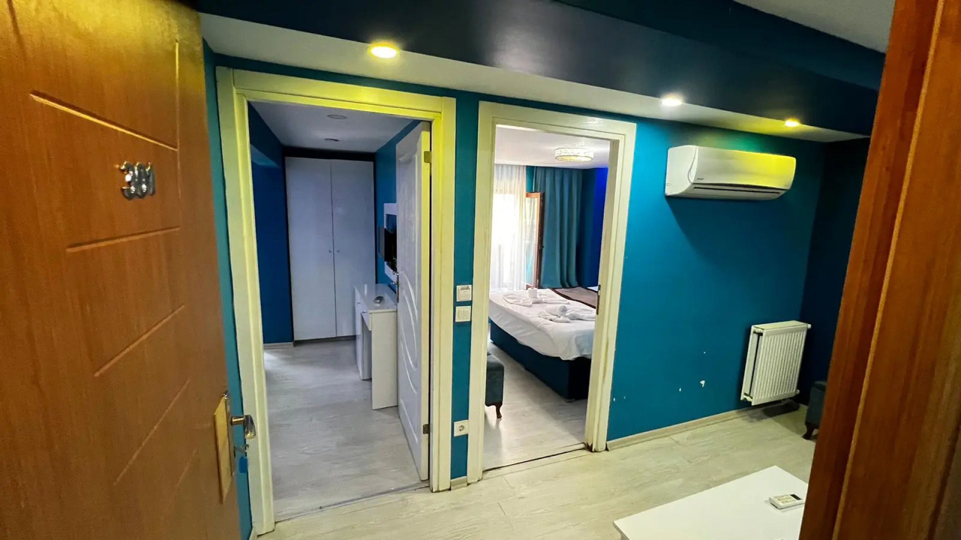 Отель Moon Blue