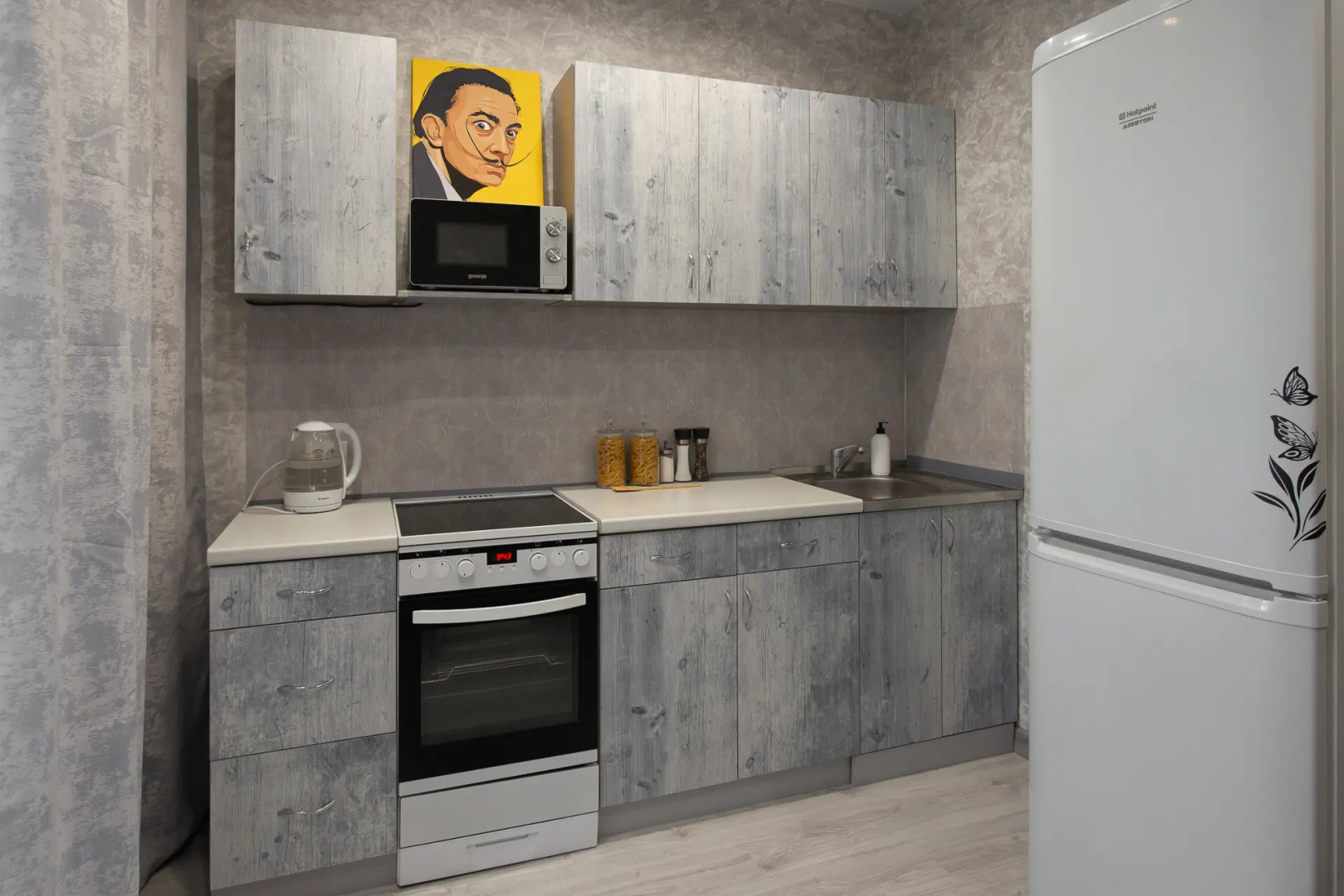 Апартаменты Unique Apart Канарейка напротив ЛДК и Кузбасс-Арены на 1-ой Заречной 9