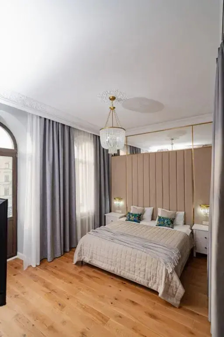 Квартира с балконом на Невский проспект -1