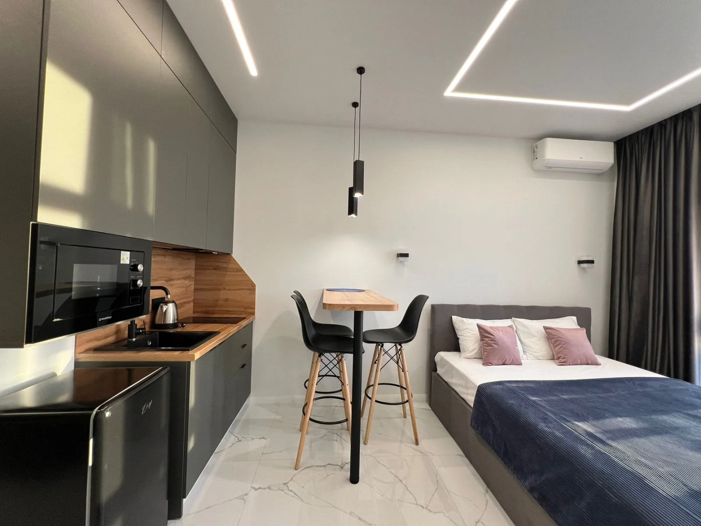 Апартаменты 3х местная студия студия с балконом и бассейном