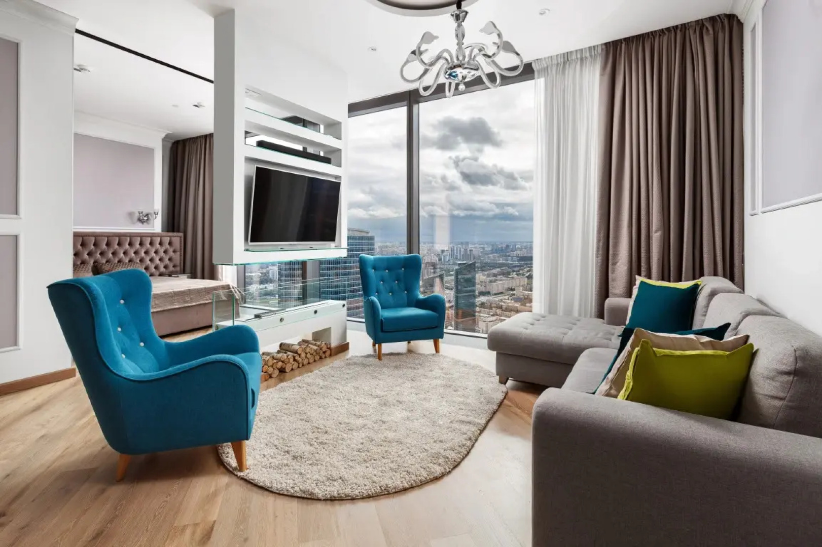 Romantic apart on 71 floor