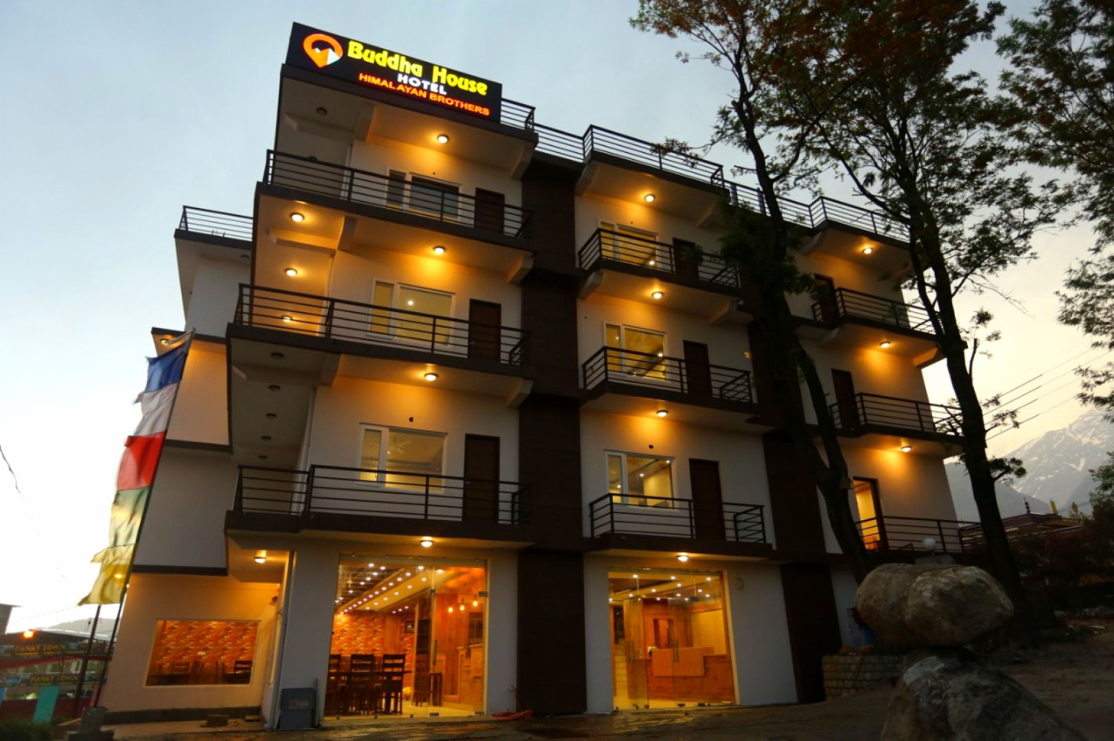 Отель Buddha House Himalayan Brothers