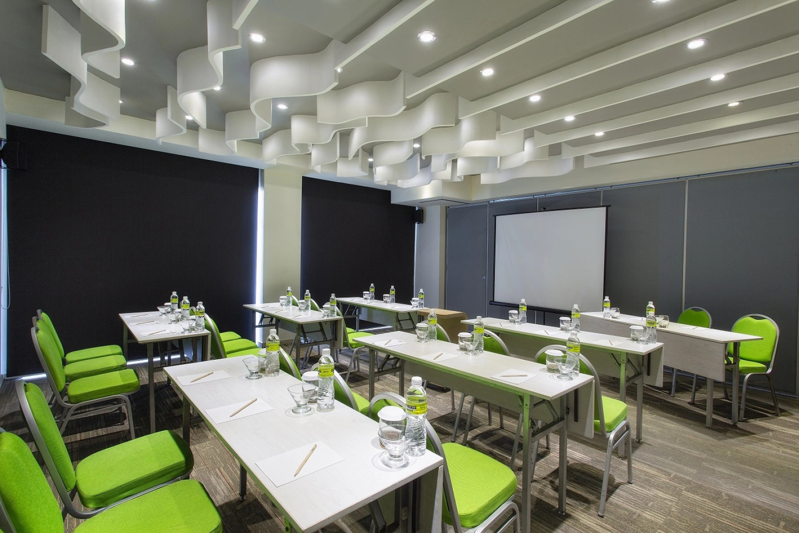 Отель MaxOneHotels Bukit Jimbaran