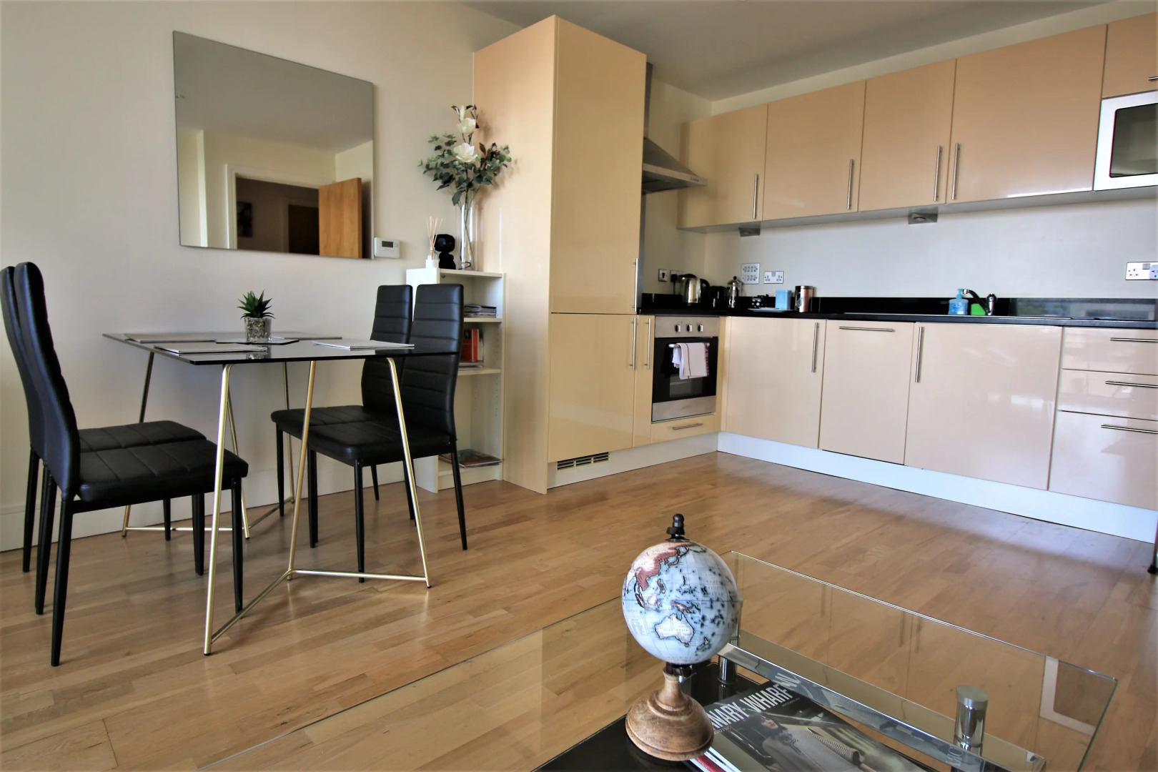 Апартаменты Extravagant Court