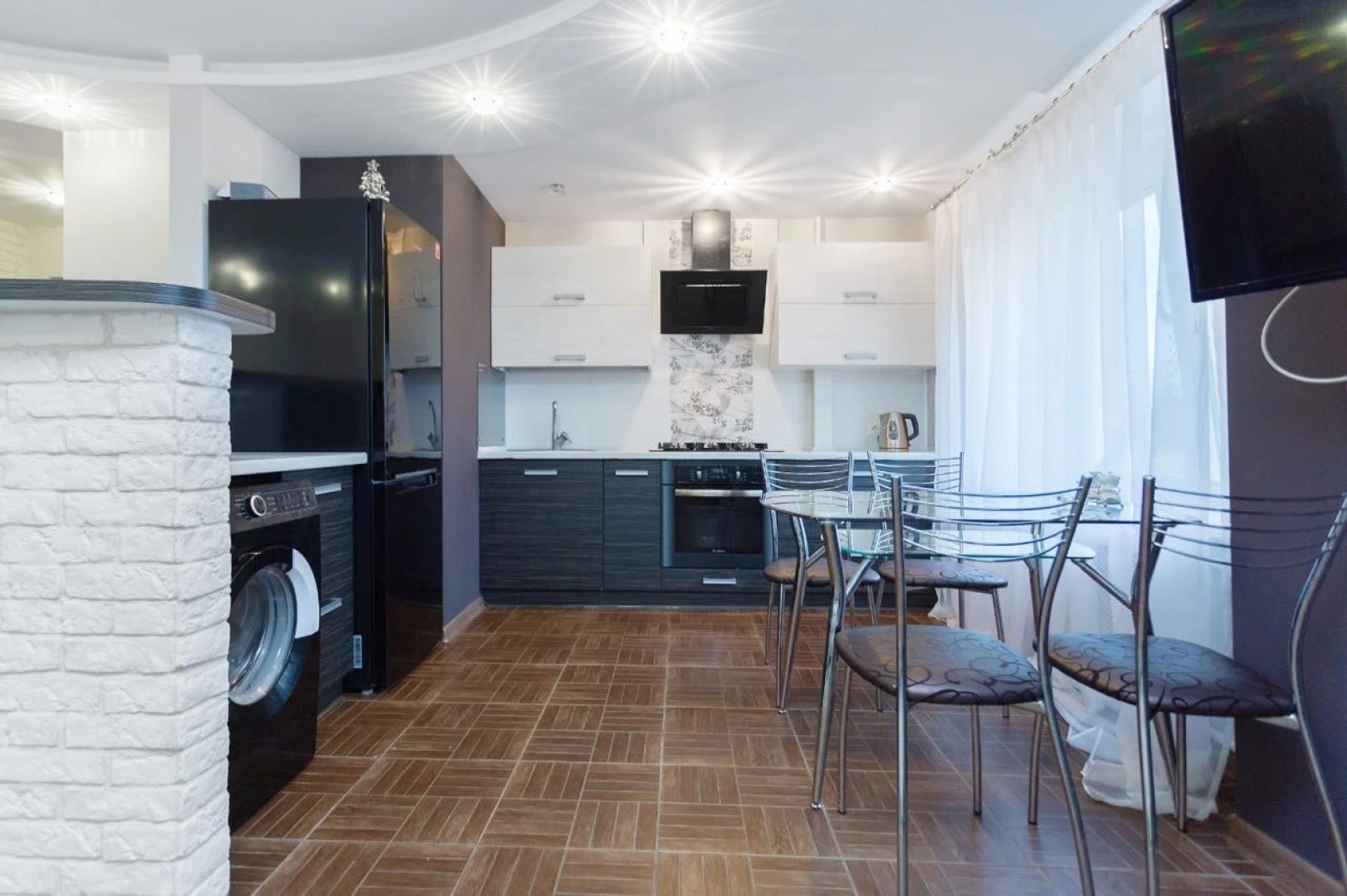 3-комн. апарты в самом центре города на проспект. Победителей 1