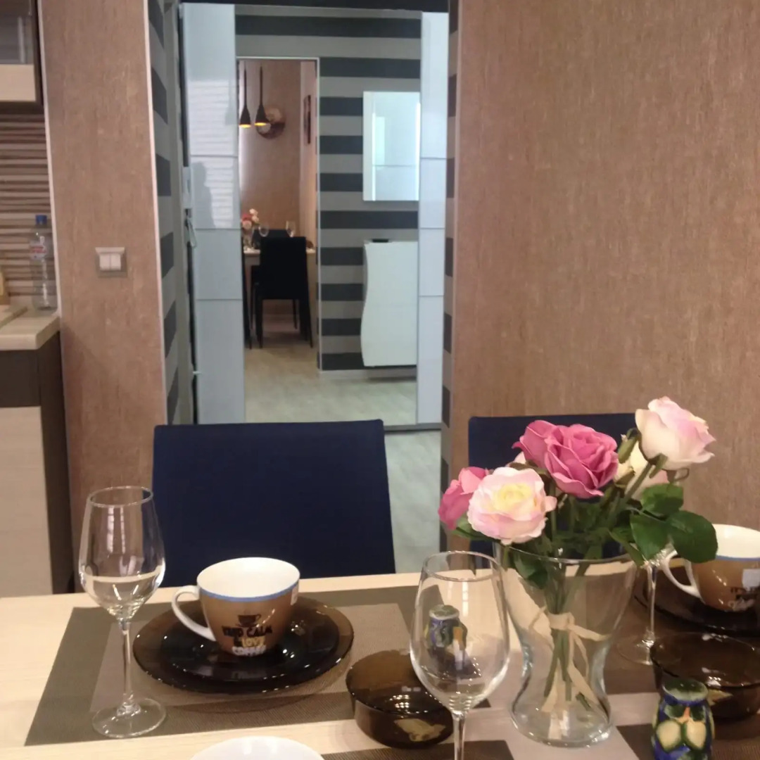 Апартаменты новые двухкомнатные  в центральном районе