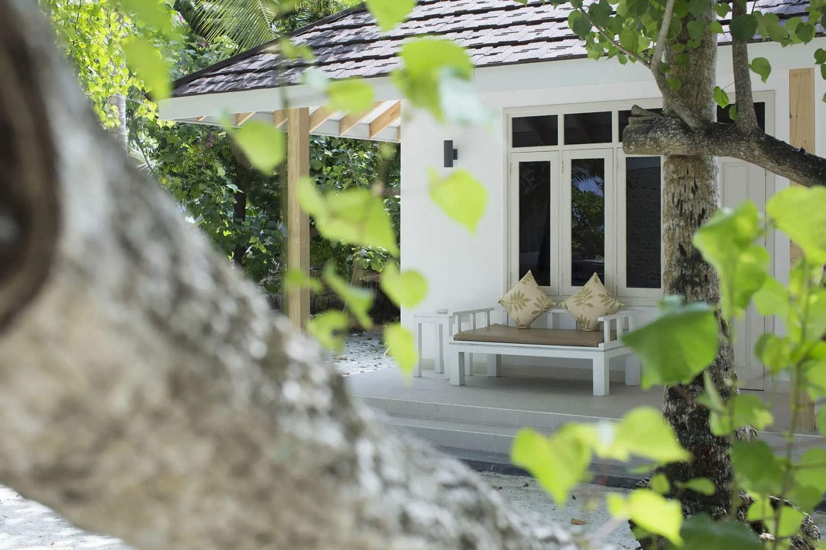 Отель Ellaidhoo Maldives by Cinnamon