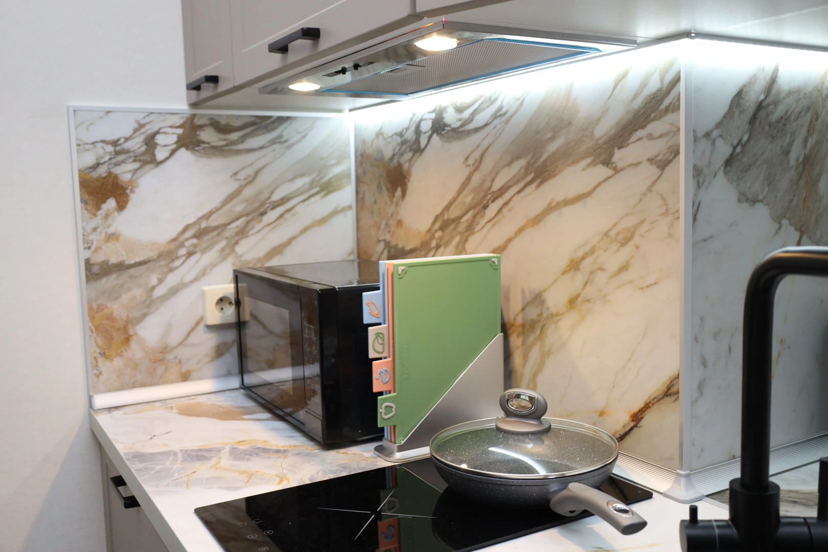 Апартаменты EasyGuest на Проспекте Большевиков 7