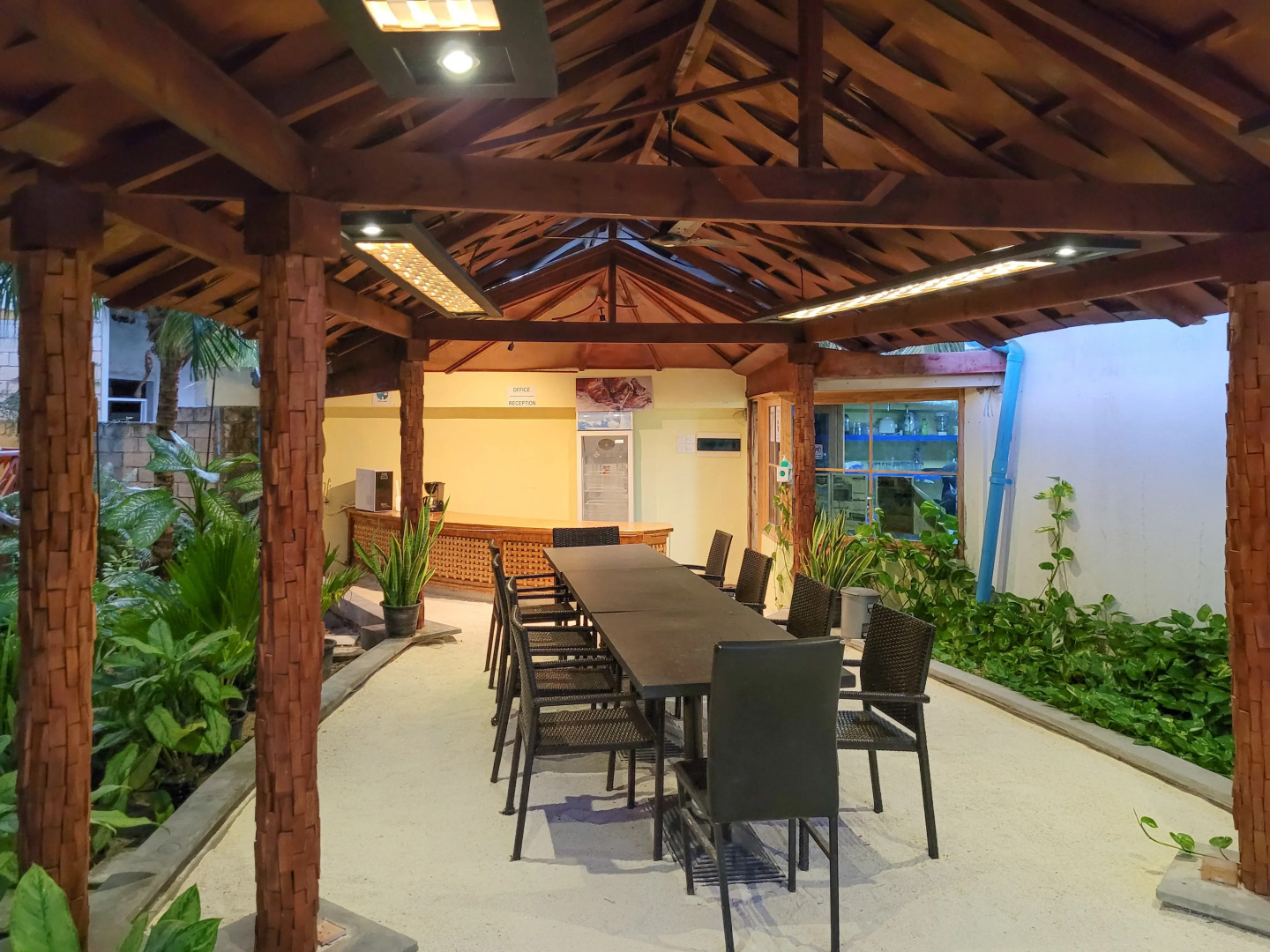 Гостевой Дом Aqua Blu Thoddoo