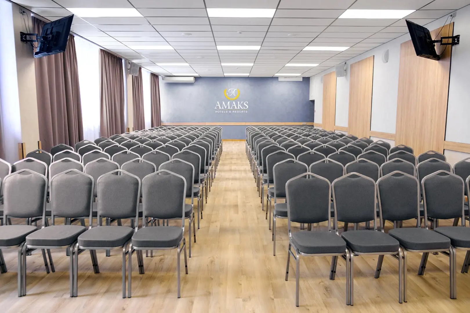 Отель Амакс Премьер Пермь