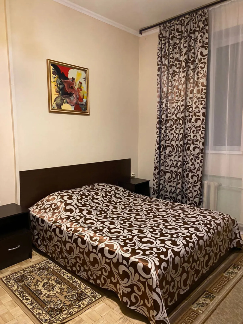 Гостиница Мир на Карбышева