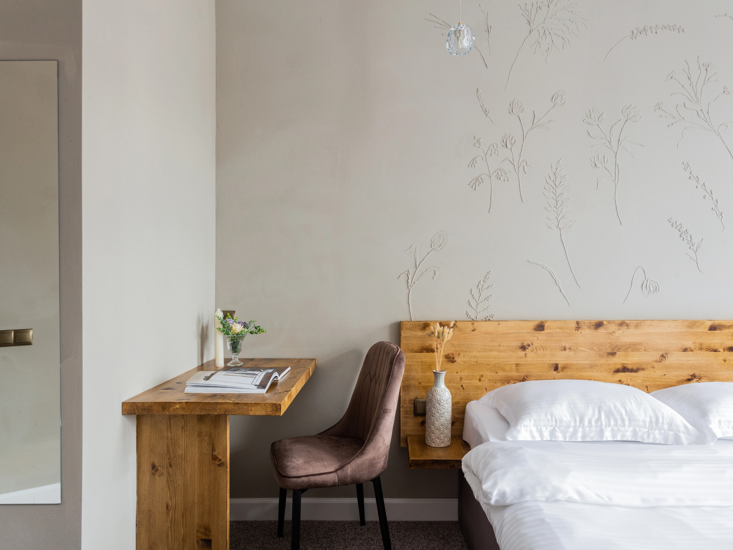 Отель Тихонов