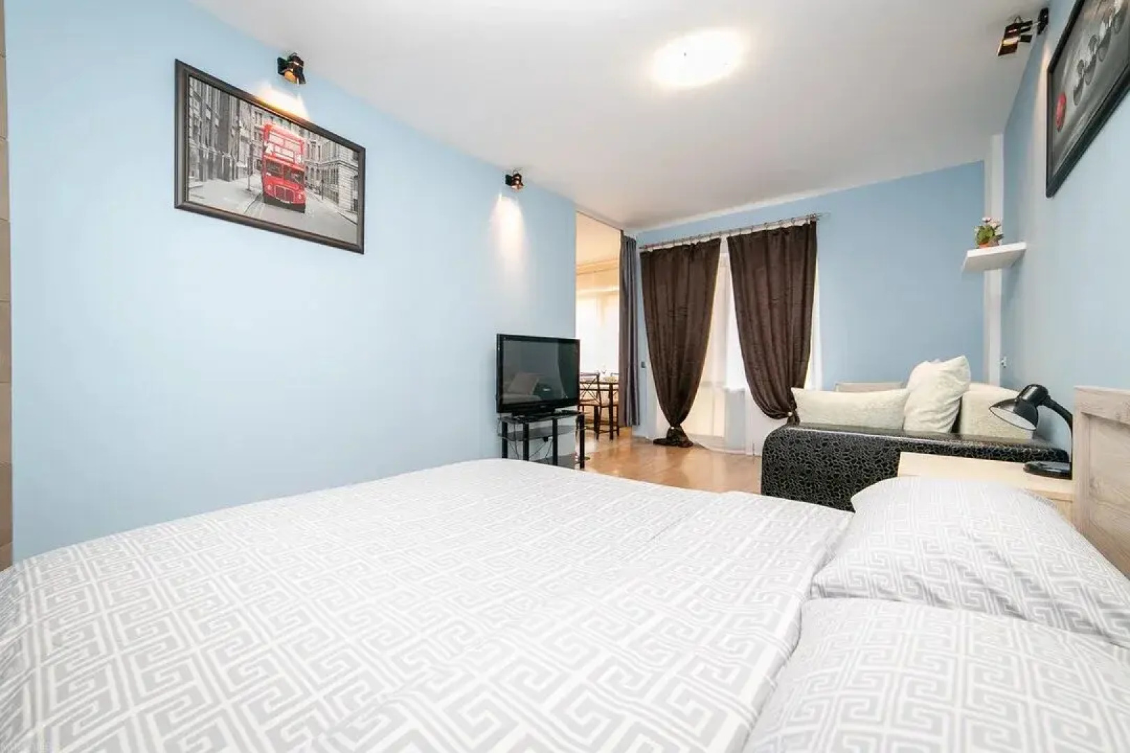 Апартаменты Возле Национальной Библиотеки и ТРЦ Dana Mall