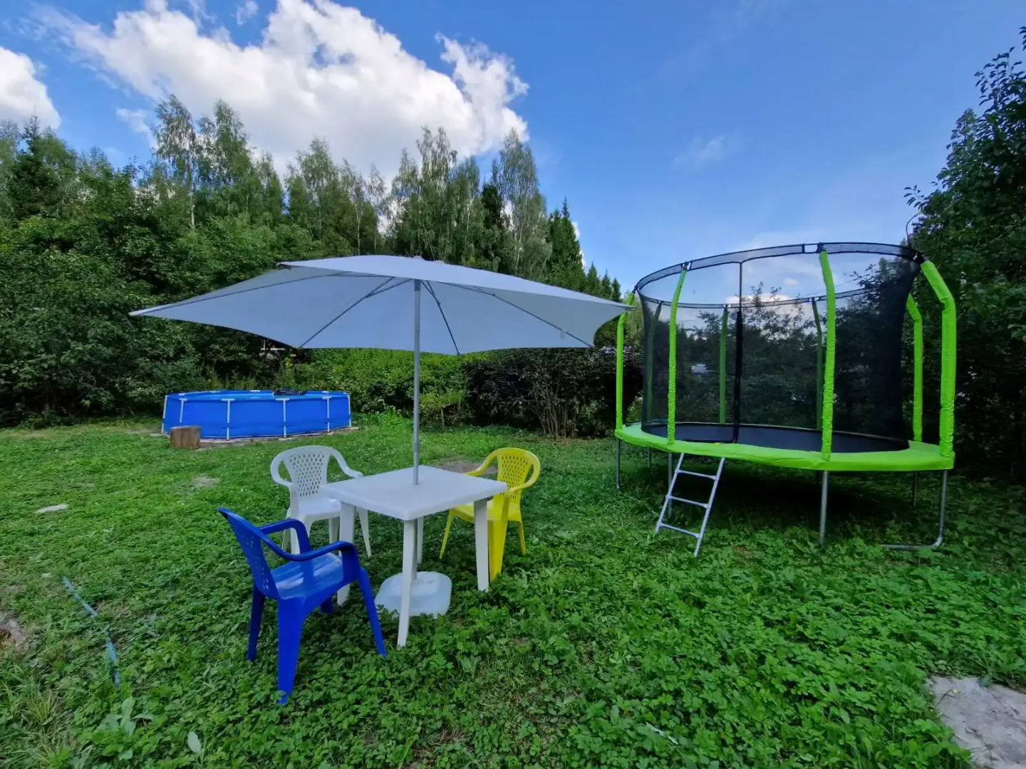 Частный дом во Фрязино с Уличным Бассейном и Батутом