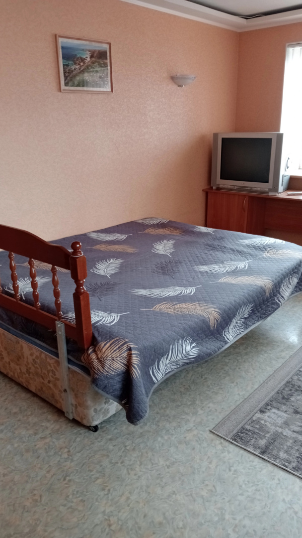 Меблированные комнаты Ваш Дом на Ленинградской (2 подъезд, кв. 32)