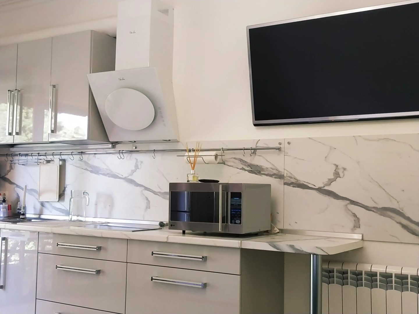 Апартаменты Белый Люкс в Центре Ялты