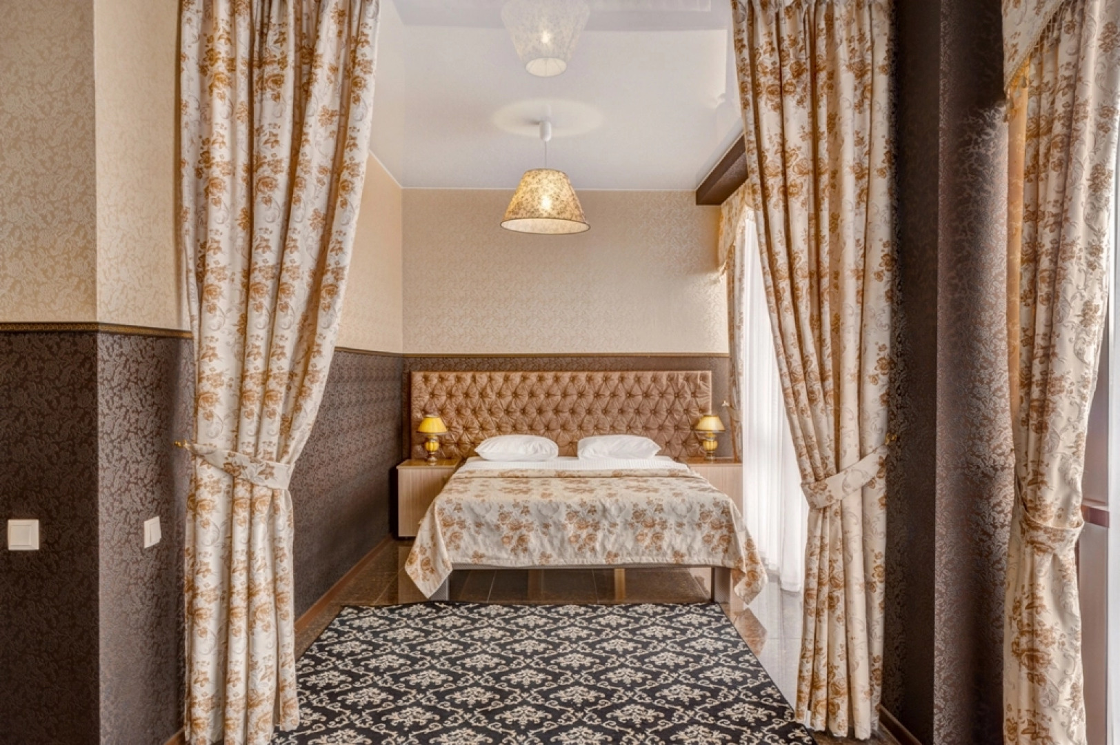 Отель Наири