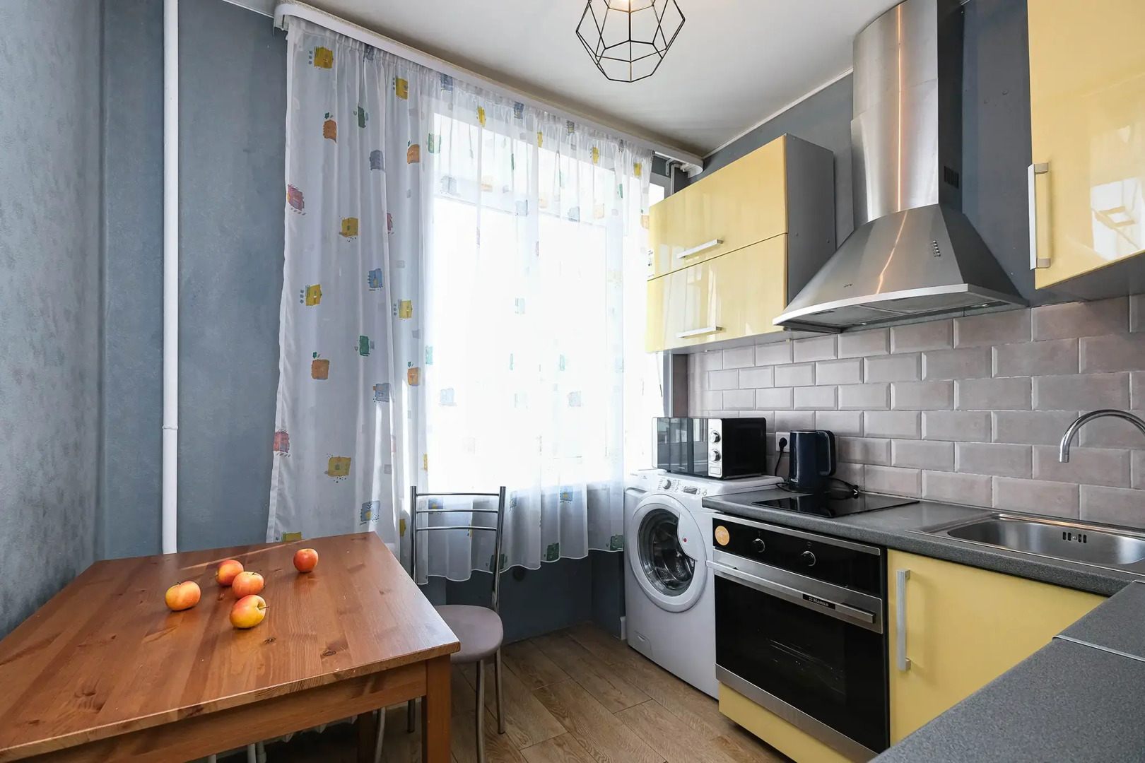 Квартира 1 комнатная на Челюскинцев 14-158