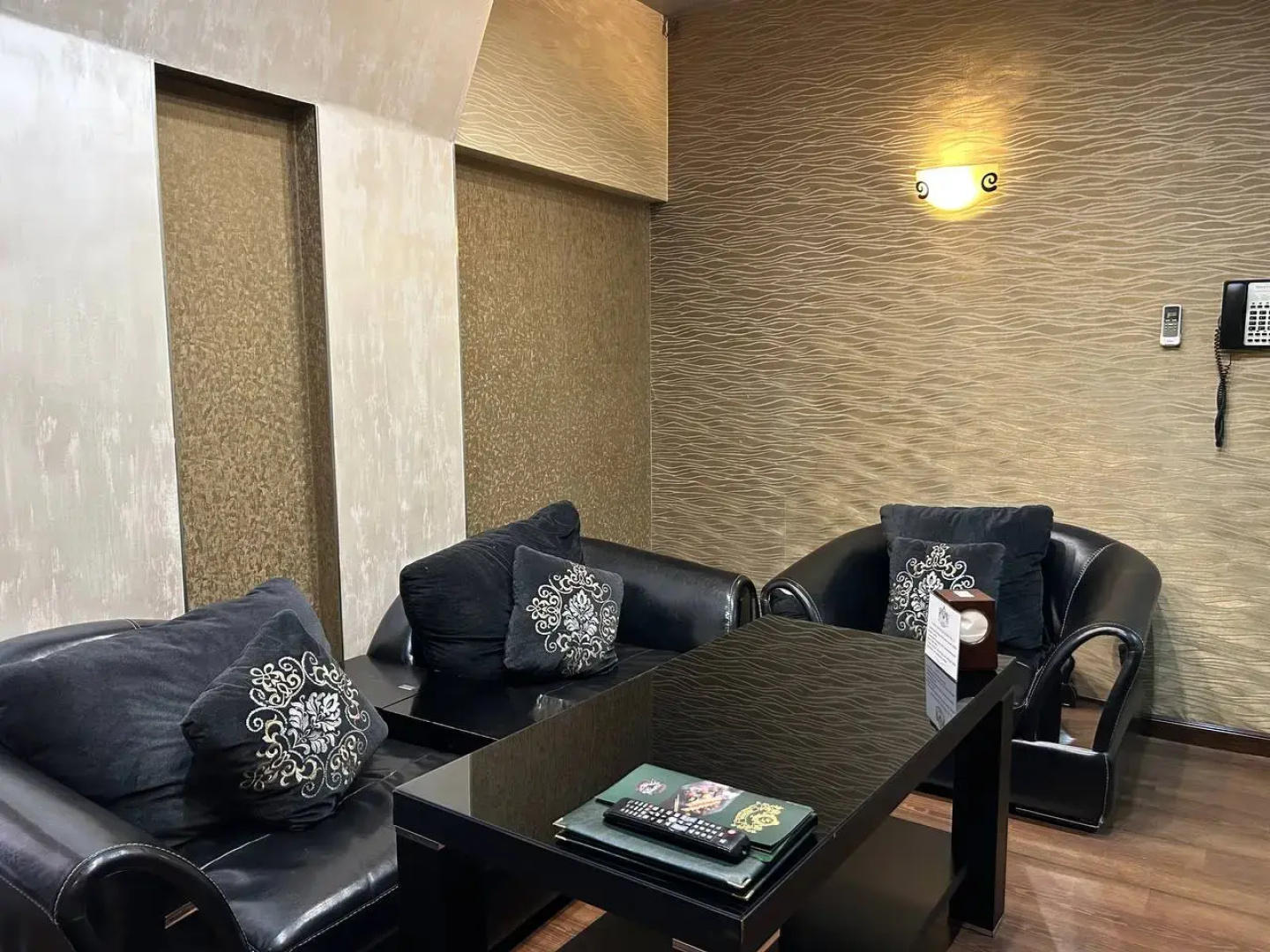 Отель Roma Yerevan & Tours