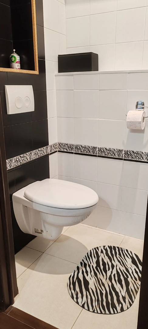 Квартира - студия в центре, есть выход на крышу и бесплатная парковка