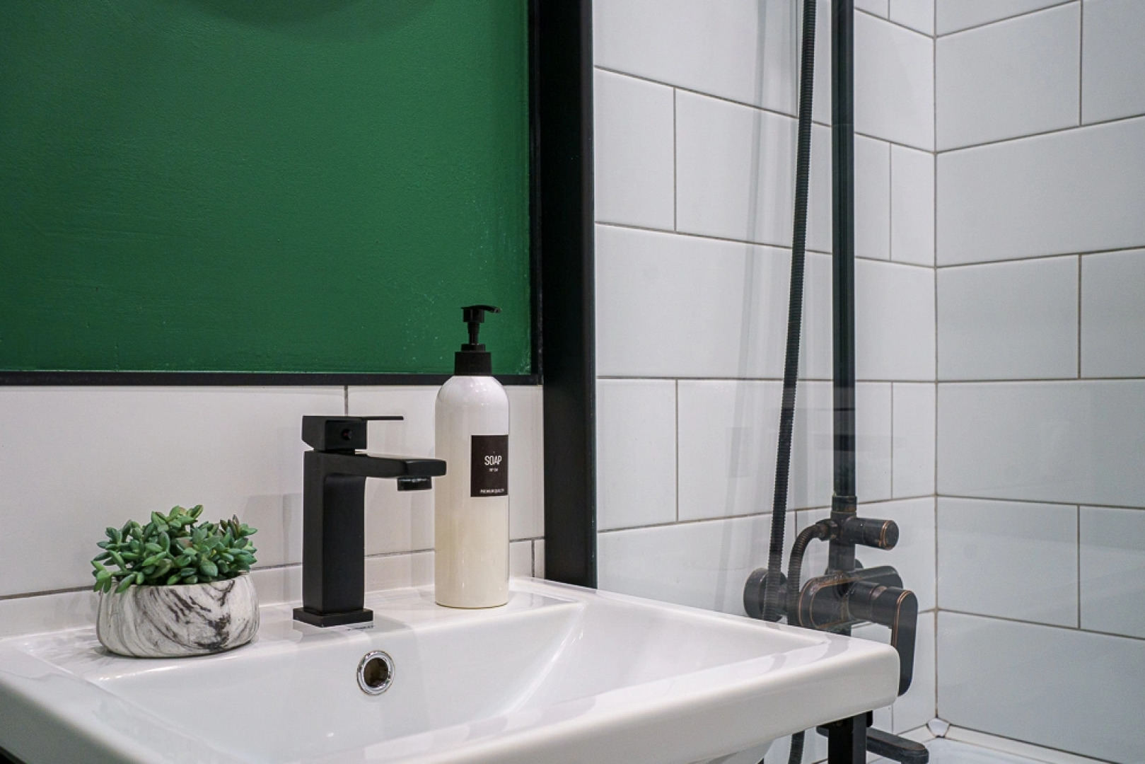 Апартаменты Green Apartment City View от сети Good Vibes Apartments