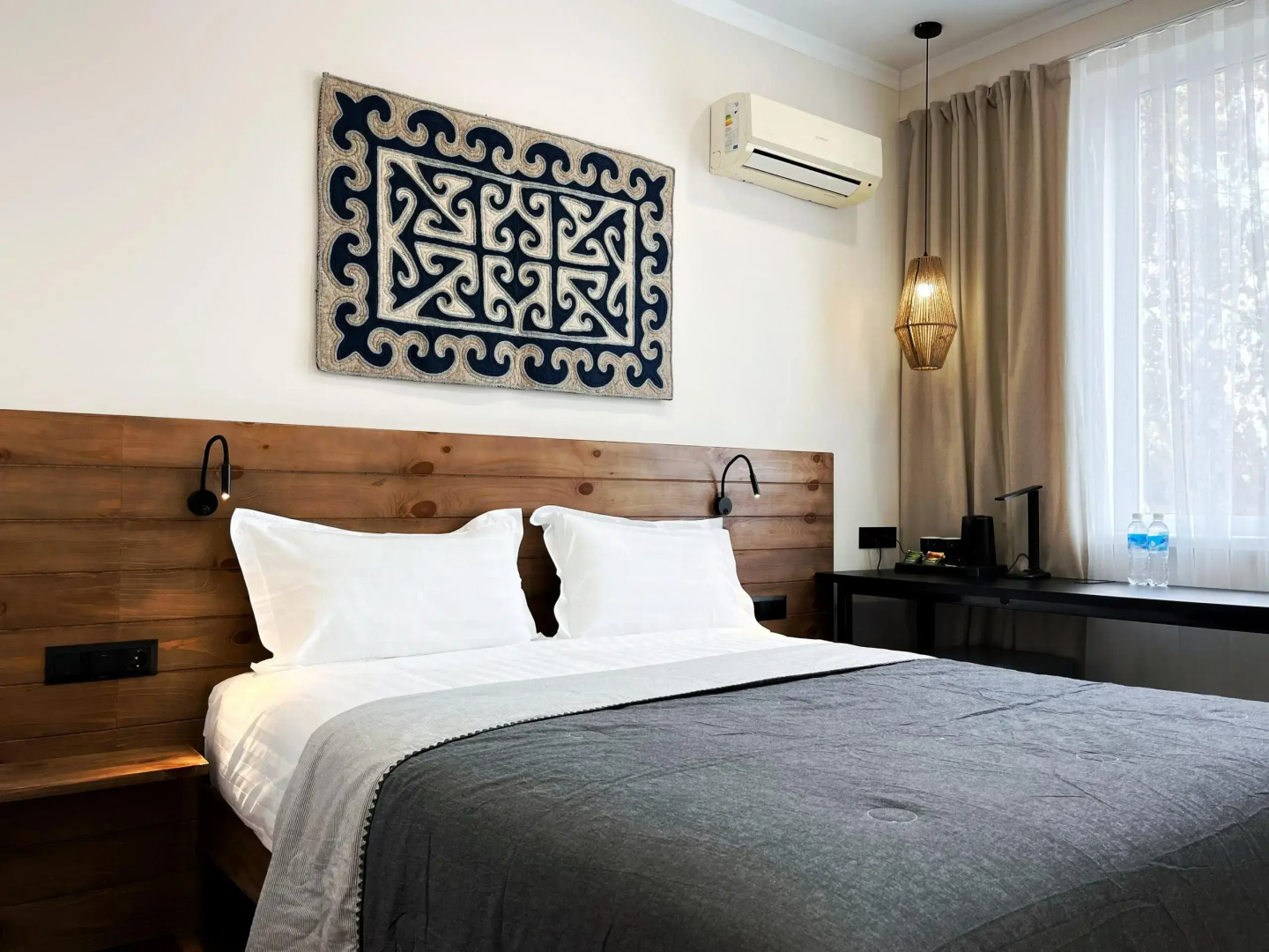 Отель Акжола