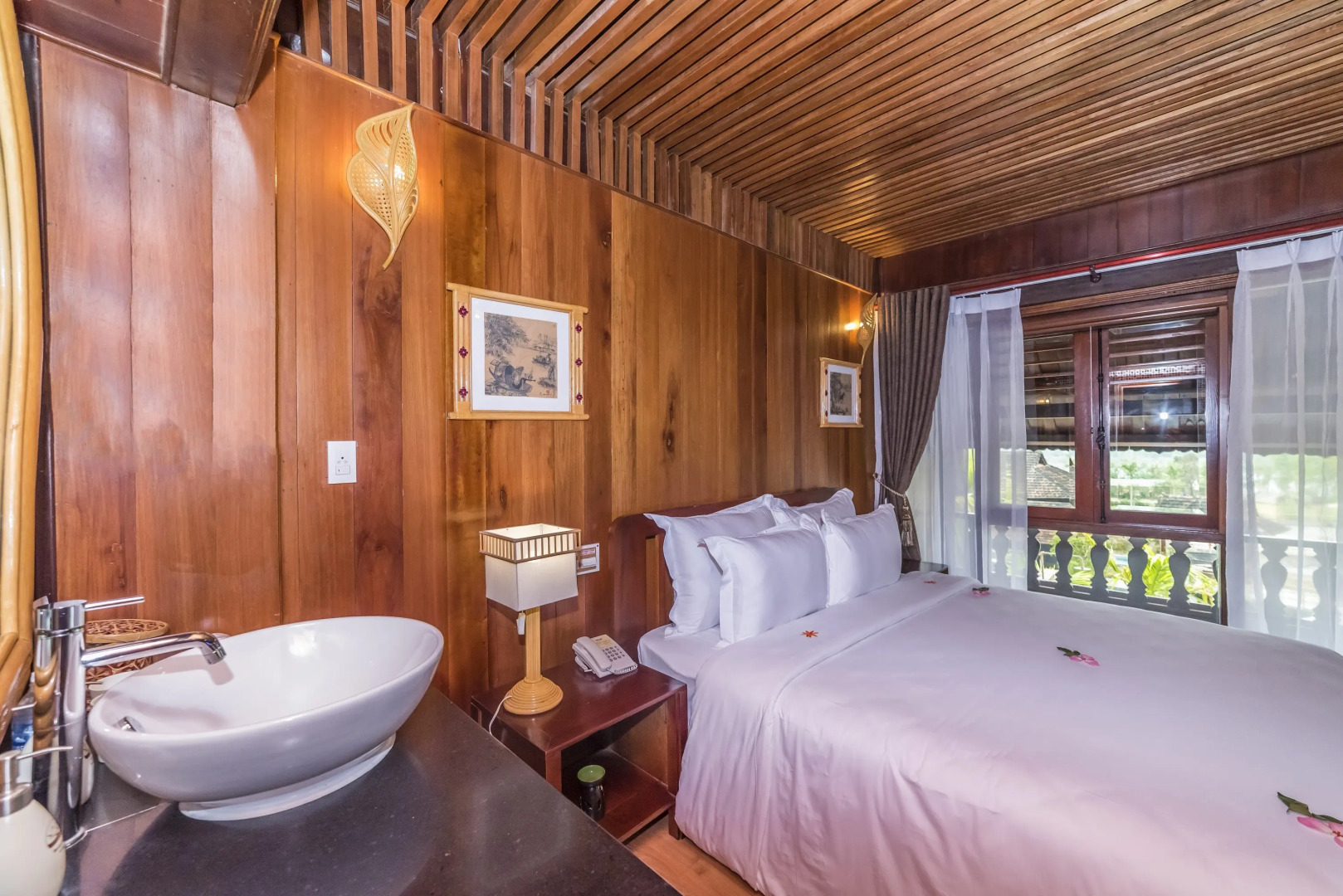 Отель Sankofa Village Hill Resort and Spa