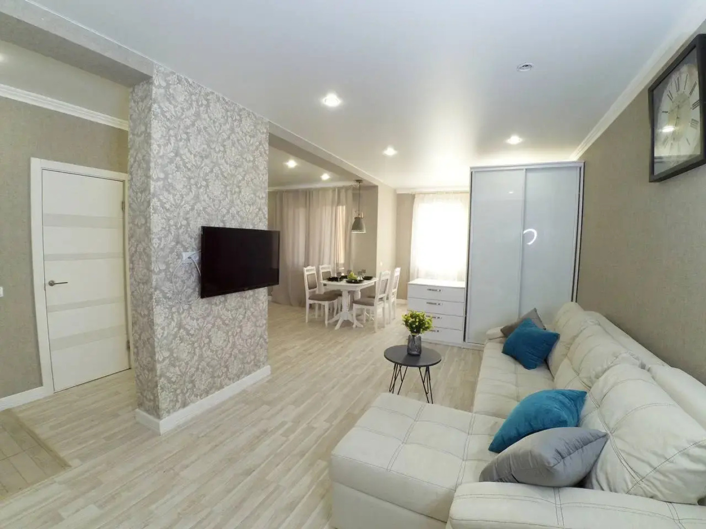 Апартаменты у Казань Молла Роторная 27