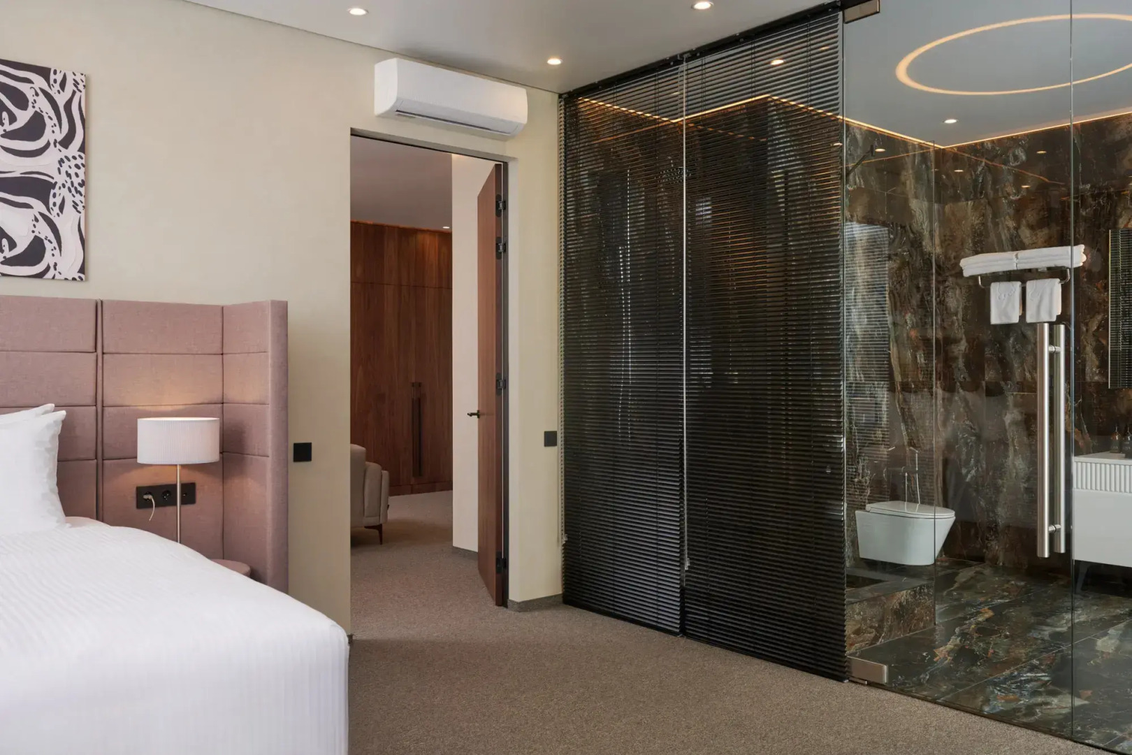 Отель Aura CityHotel