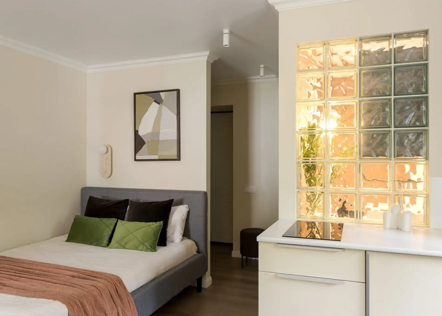 Апартаменты Душевно на Новолучанской 26.2