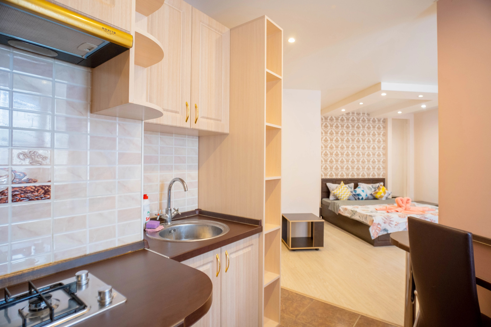 Апартаменты студия с светлым ремонтом в новом доме