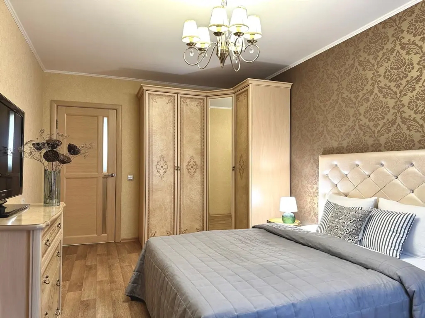 Квартира на улице Невзоровых 64к1