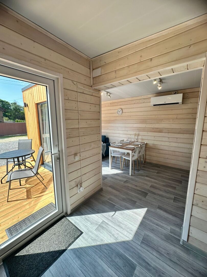 Частный дом у озера