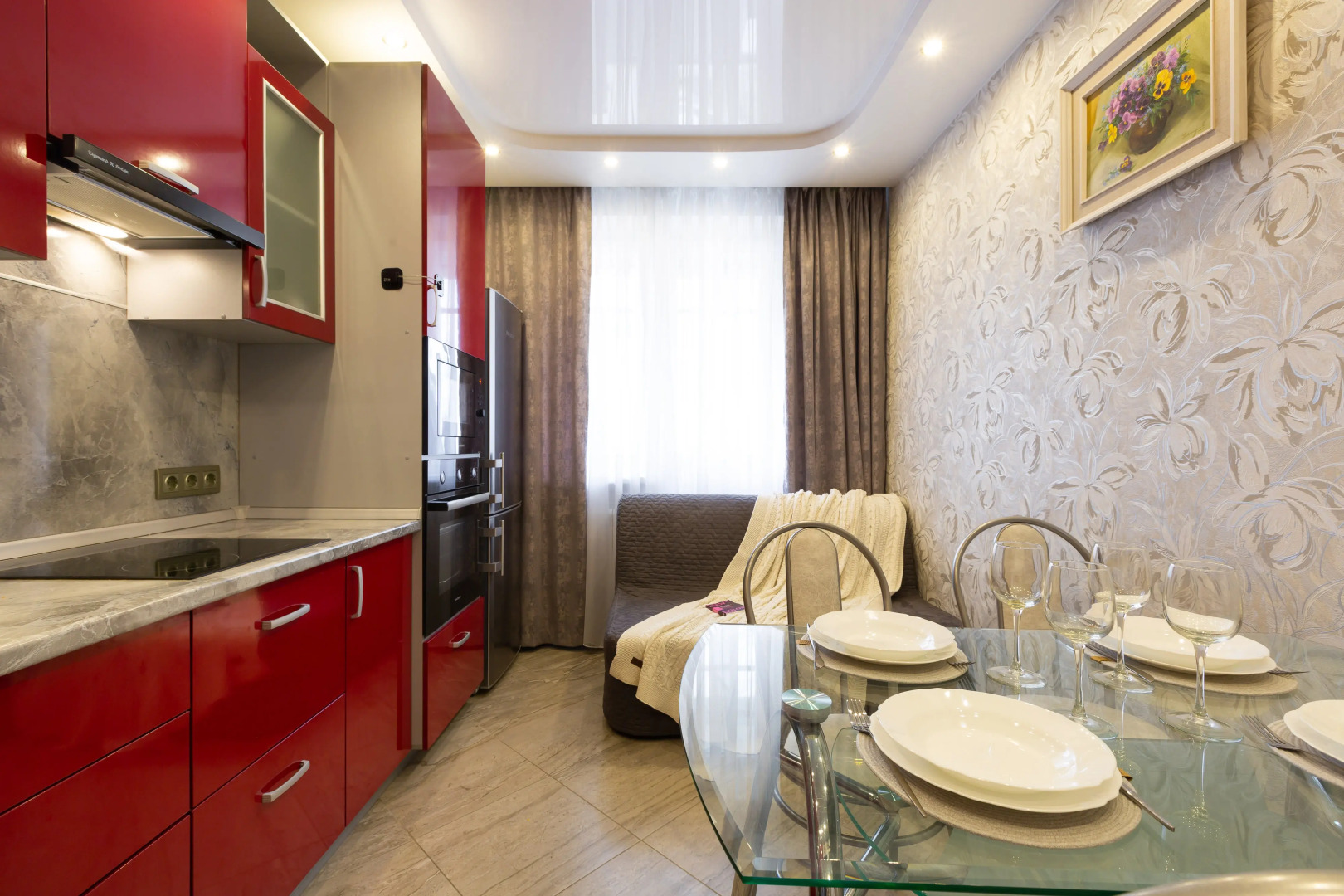 Апартаменты 1комнатные с двумя балконами в зелёном мкр Зеленограда