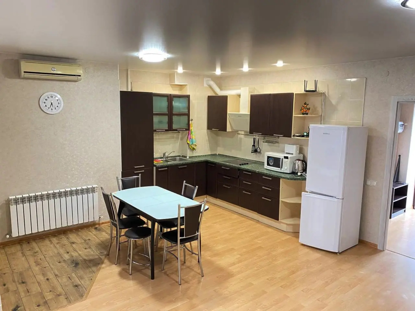 Апартаменты №4 Стандарт, 1 линия, боковой вид на море (4чел)