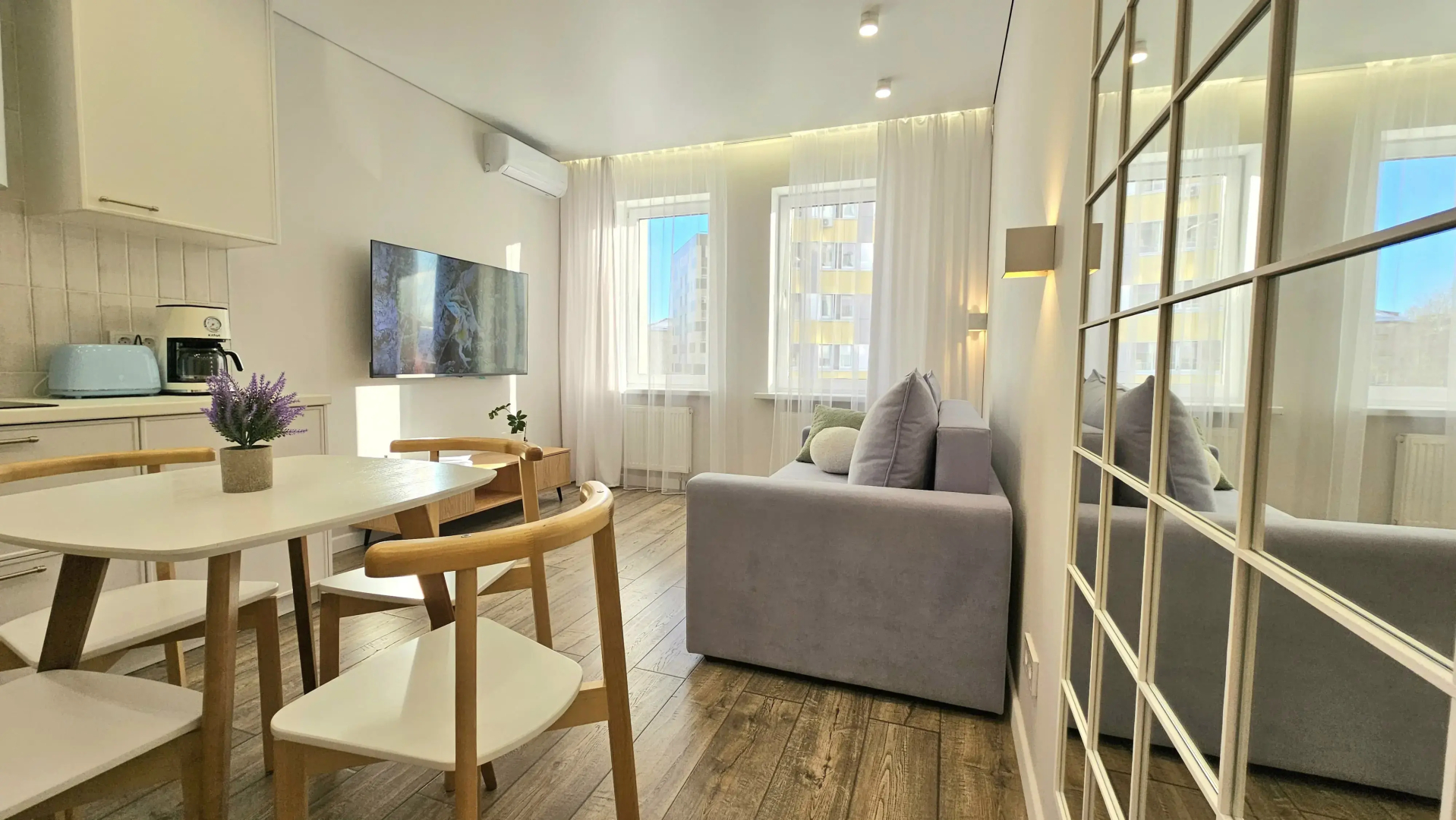 Квартира Современный Комфорт в Удобной Локации от Urban Apartments