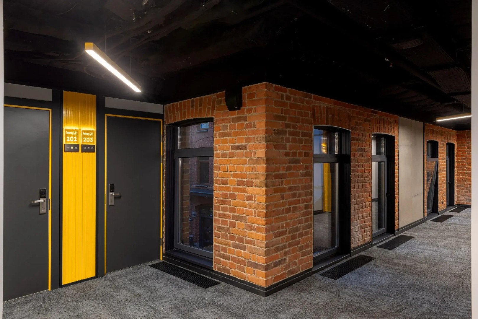 Апарт-отель izzziUP 4* COMMUNITY L&C