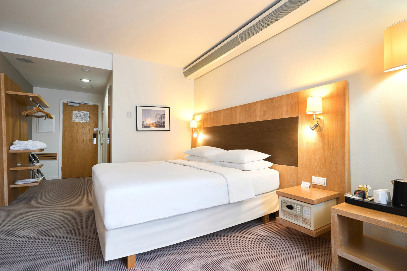 Отель Cosmos Ekaterinburg Hotel