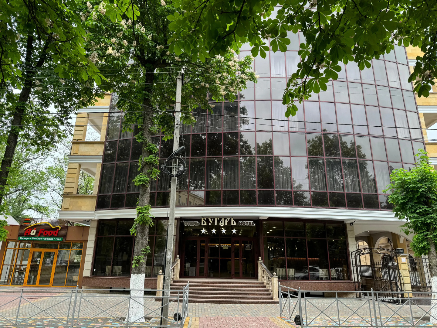 Отель Бугарь