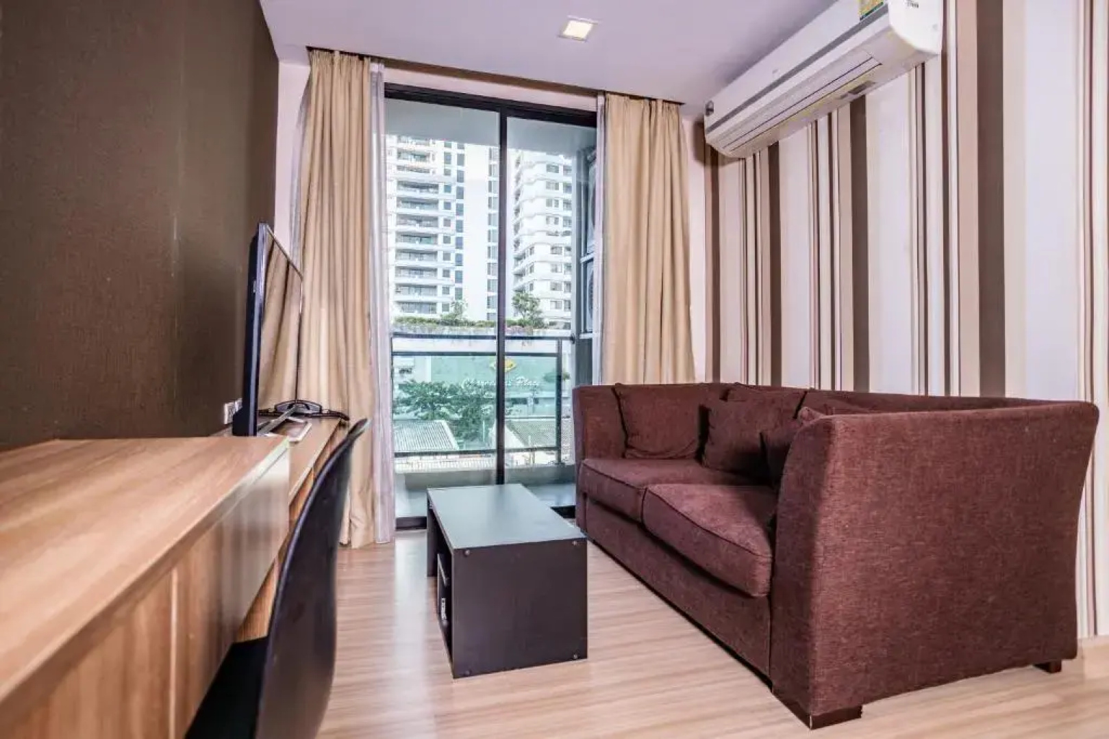 Отель Ramada by Wyndham Bangkok Ten Ekamai Residences
